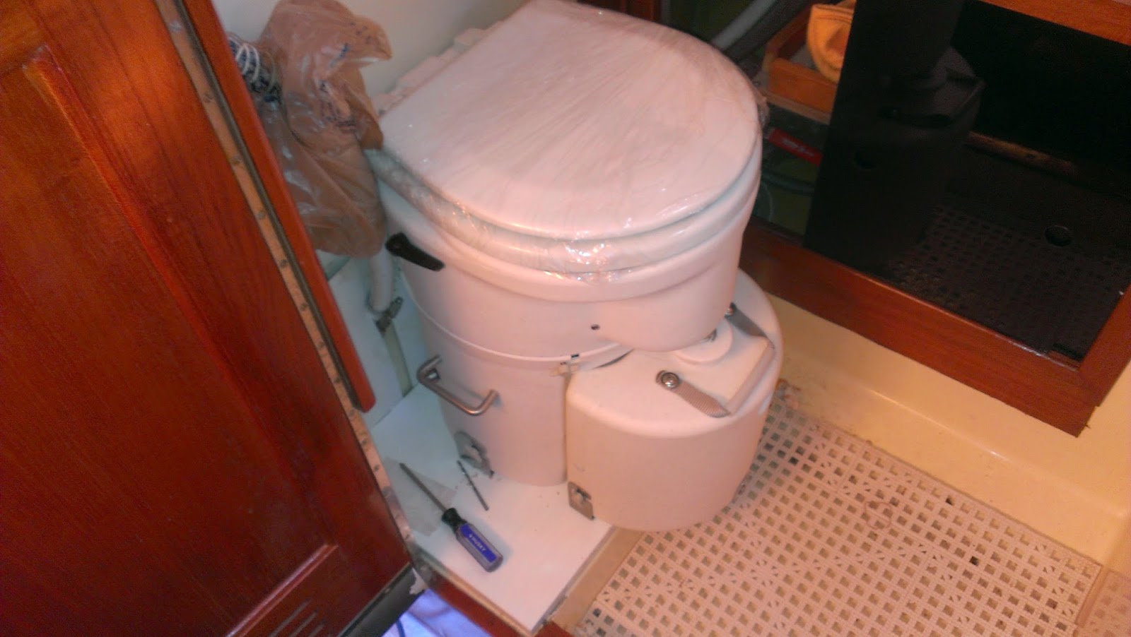 Marine head design. Why? sailing